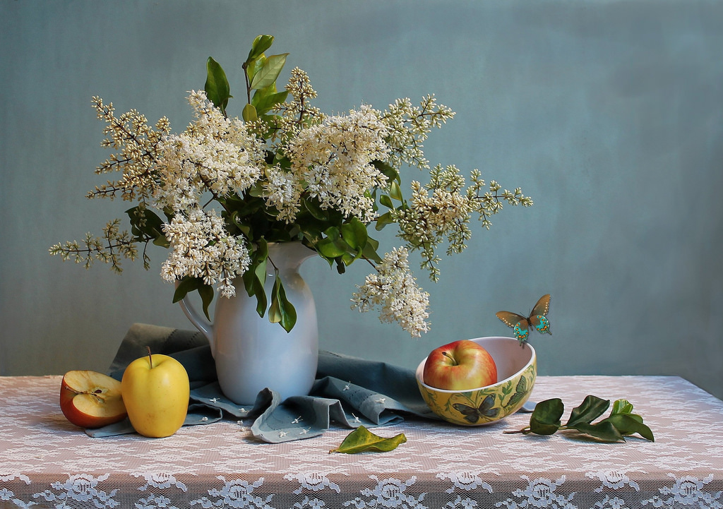 flowers_blue_red_stilllife_food_brown_white_color-850876